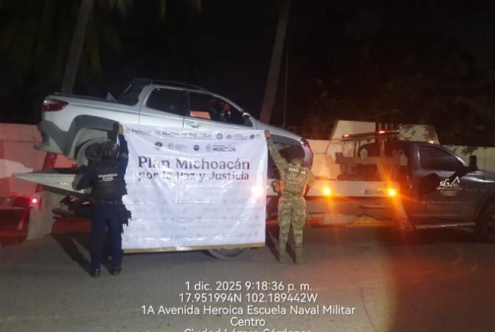 Detienen a conductor de camioneta con drog4 y arma de fuego