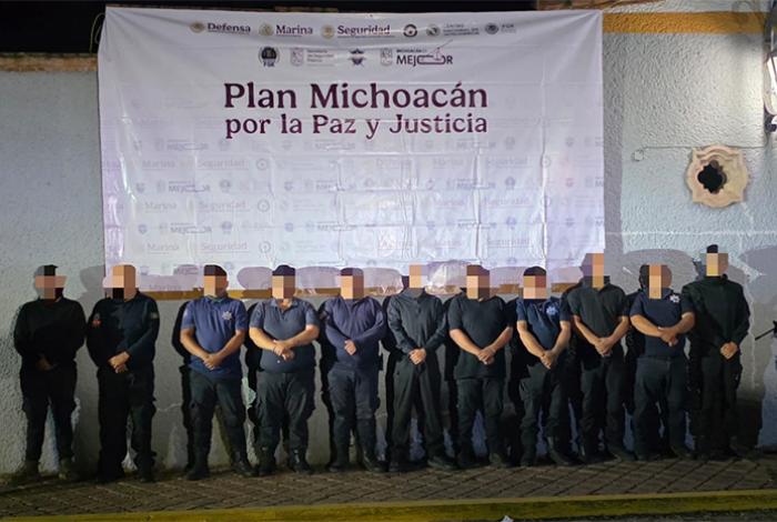 Detienen a director de Seguridad Pública de Ecuandureo y a 10 policías más