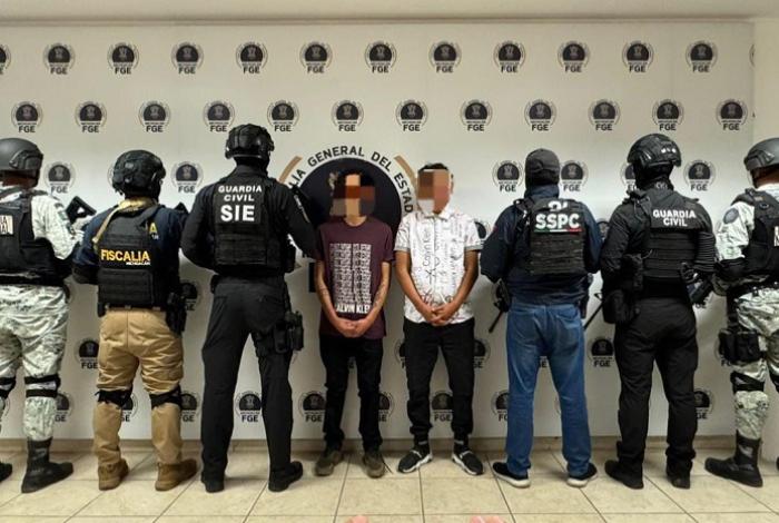 Detienen a dos presuntos extorsionadores en Uruapan que cobraban derecho de piso a carnicerías, tortillerías… 