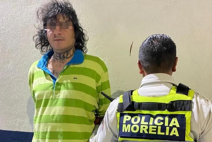 Detienen a hombre por dañar la Catedral de Morelia con grafiti