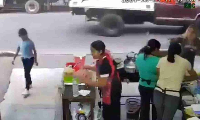 Detienen a mujer acusada de arrojar aceite hirviendo a empleada en Xalapa