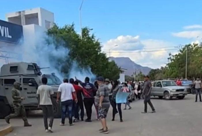 Detienen a siete en Huetamo y la comunidad sale a defenderlos
