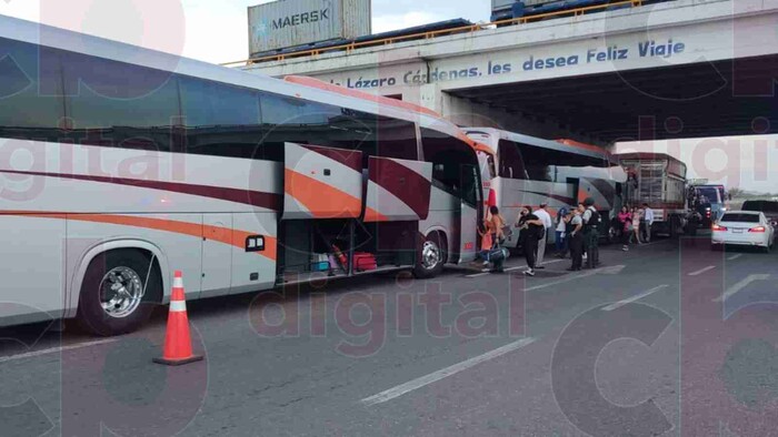 Detienen borracho a conductor de autobús en LC