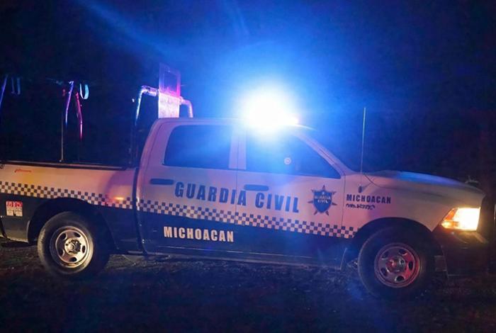 Detonaciones de arma de fuego dejan un canino muerto y autos dañados al norte de Morelia