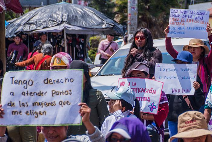 Día Internacional de la Partera: en Chiapas exigen respeto a la partería tradicional