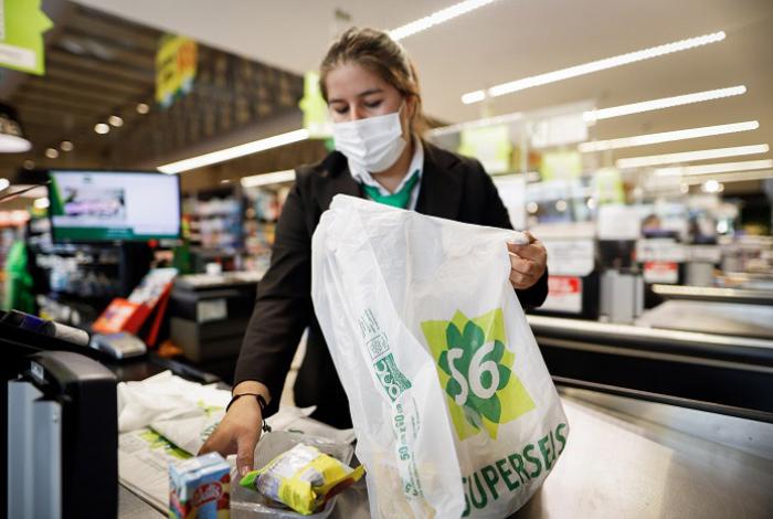Diputado federal plantea que comercios absorban el costo de las bolsas biodegradables para las compras