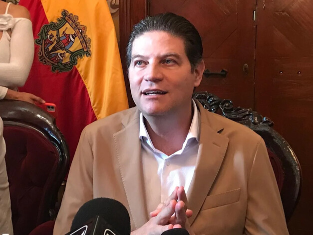 Disciplina fiscal a Ayuntamientos debe aplicarse a autogobiernos: Alfonso