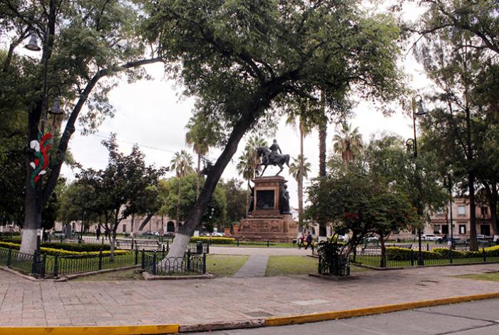 Doce cristalazos en una semana en Morelia; árboles e iluminación complican vigilancia