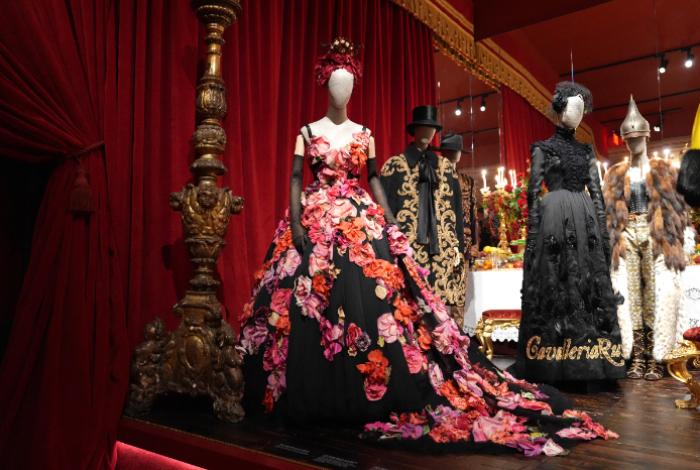 Dolce&Gabbana revela los secretos de la 'Alta Moda' en una nueva exhibición en Miami