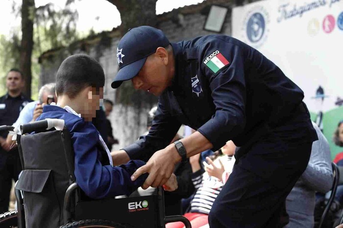 Dona SSP sillas de ruedas a niñas y niños del Programa de Equinoterapia