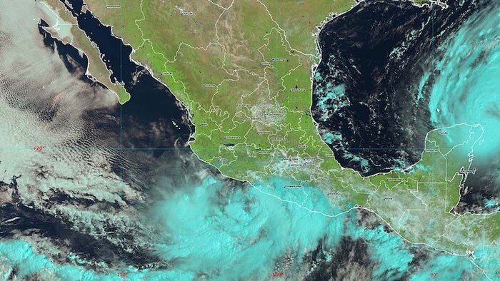 Dos ciclones tropicales rodean al sur México por ambos océanos