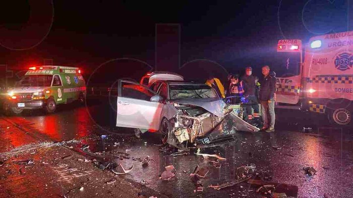 Dos prensados deja choque en la autopista Siglo XXI