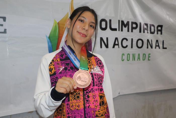 Dulce Guzmán demuestra que nunca hay que rendirse y obtiene su primera medalla nacional
