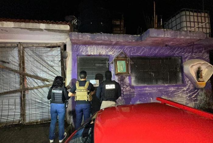 Durante cateos en Morelia la FGE asegura 3 mil dosis de narcóticos y detiene a siete personas