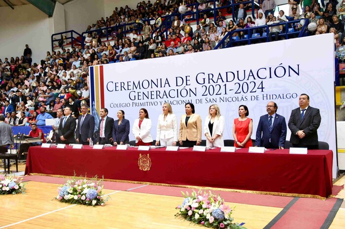 Egresa primera generación con nuevo plan de estudios del Colegio Primitivo y Nacional de San Nicolás de Hidalgo