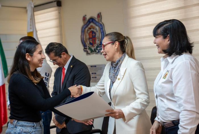 !Egresado nicolaita obtén tu título¡