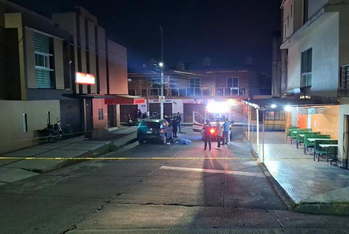 Ejecutan a un hombre frente a taquería de la colonia El Periodista, Uruapan