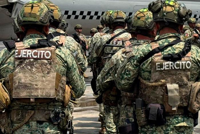 Ejército y Guardia Nacional aseguran armamento en el municipio de Huetamo