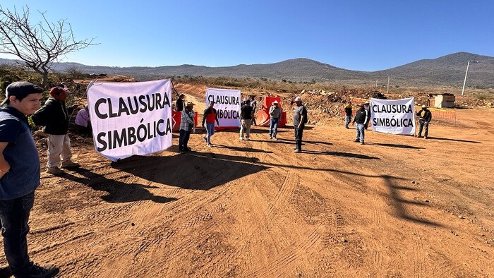 Ejidatarios clausuran obra del Segundo Anillo por daños a viviendas