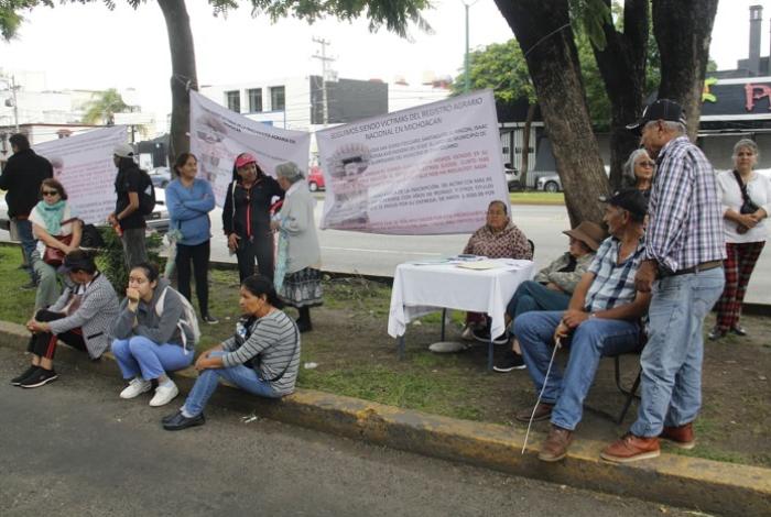 Ejidatarios de Morelia y Zinapécuaro protestan en el Registro Agrario por cobros y retrasos