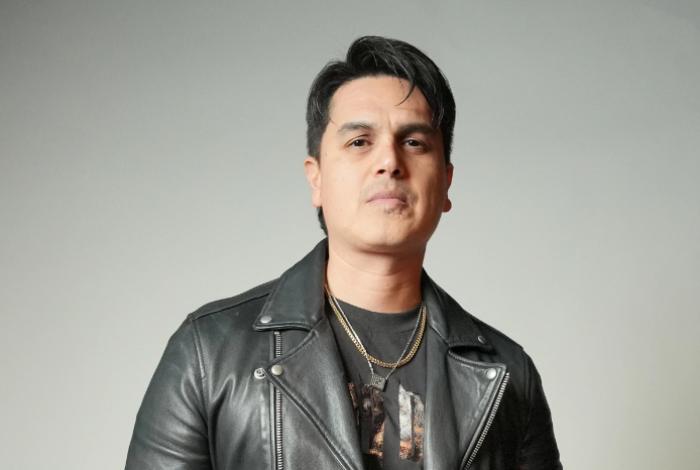 El cantautor de corridos Régulo Caro: "la música mexicana ahora es la música pop"