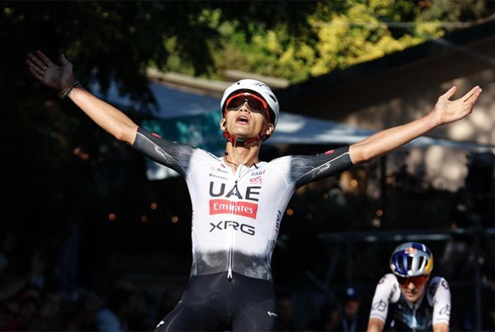 El ciclista mexicano Isaac del Toro firma una nueva demostración