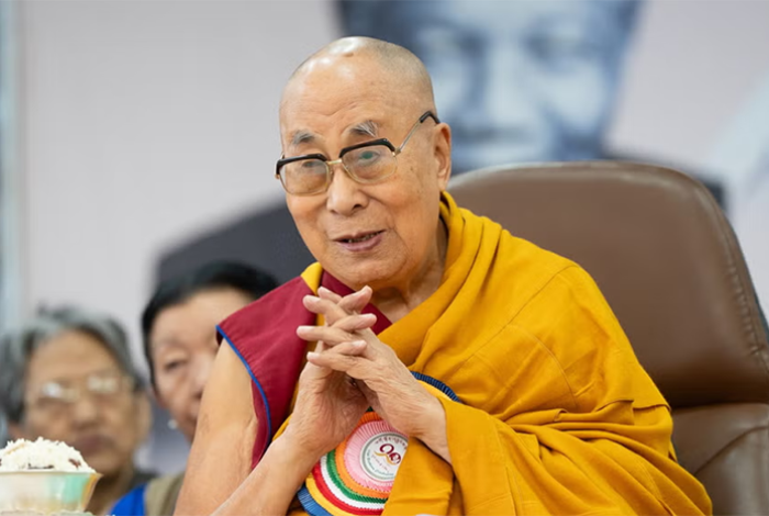 El dalái lama hace historia al ganar su primer Grammy a mejor audiolibro