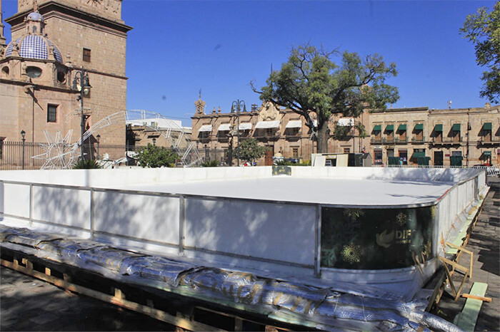 El lunes inauguran la pista de hielo en el centro de Morelia y encienden miles de luces navideñas