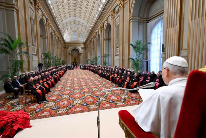 El papa afirma que los abusos “llenan de vergüenza” a la Iglesia y pide mayor formación para los sacerdotes