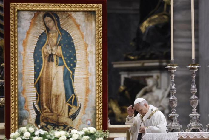 El papa pide a la Virgen de Guadalupe que aleje a los jóvenes del crimen, aunque el mundo empuje en otra dirección