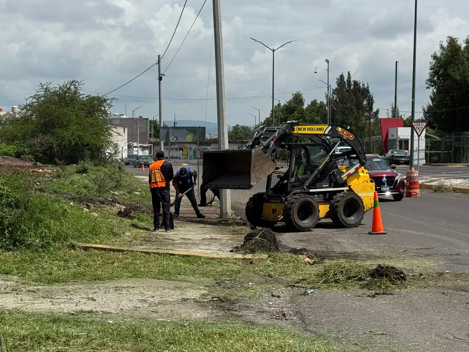 Embellecen accesos de Morelia con jornada de limpieza integral en la avenida Miguel Hidalgo