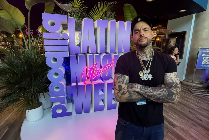 Emiliano Aguilar defiende su presencia en los Latin Billboard