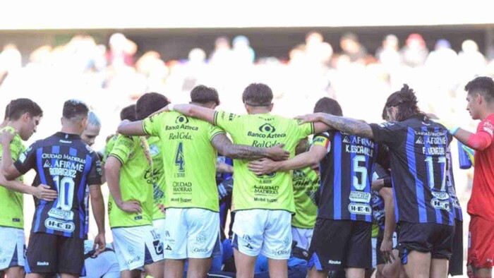 Emiliano Gómez convulsiona en pleno partido Querétaro vs Puebla