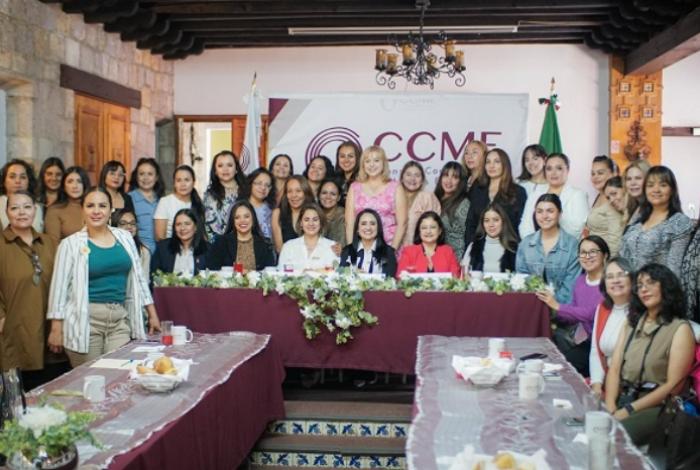 Empresarias michoacanas se decantan por Gladyz Butanda de cara al 27