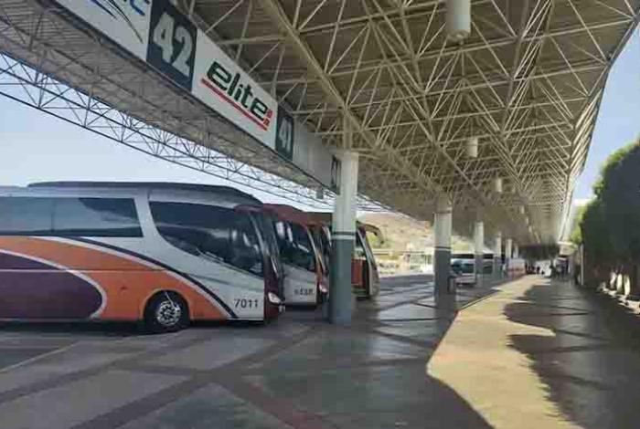En 2 días de bloqueos, 4 mil pasajeros afectados en la Terminal de Autobuses de Morelia