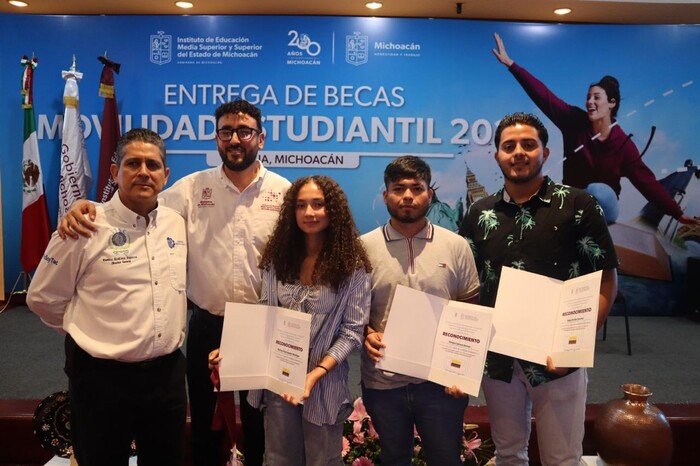 En 2024, casi mil estudiantes de prepa y universidad beneficiados con becas del Iemsysem