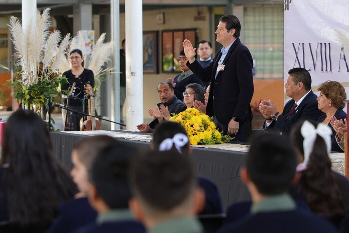 En apoyo a la educación, Alfonso Martínez anuncia rehabilitación integral de escuela