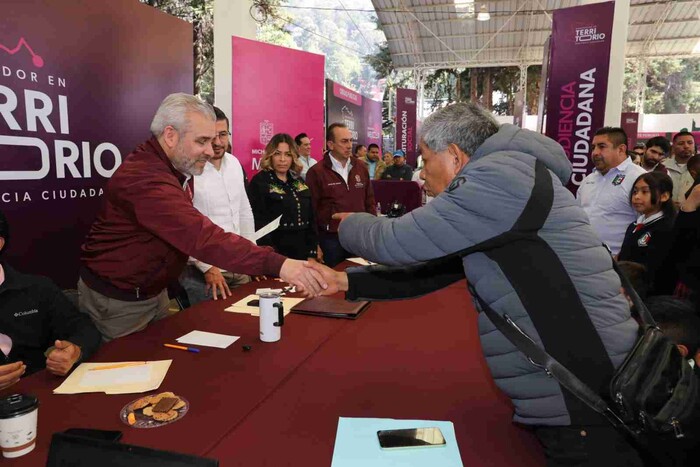 En audiencia pública de Bedolla en Pátzcuaro crecen peticiones de vivienda y educación