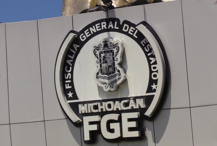 En cateo realizado en Apatzingán, recupera FGE vehículo con alteraciones en sus medios de identificación