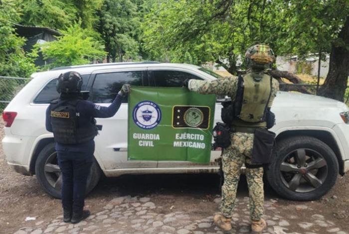 En distintos hechos, aseguran fusiles, vehículos y droga en Tierra Caliente