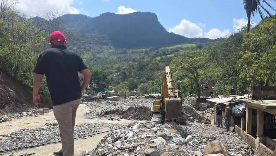 En Hidalgo reportan puente colapsado y deja incomunicadas a comunidades