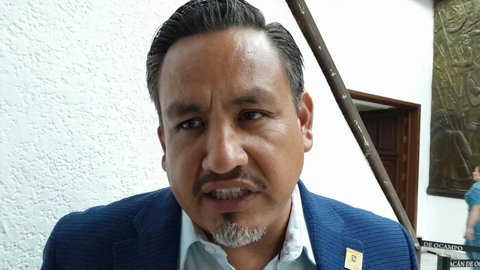 En Michoacán no hay austeridad: Víctor Manríquez