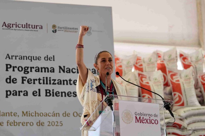 EN MICHOACÁN, PRESIDENTA CLAUDIA SHEINBAUM ENCABEZA ENTREGA DEL PROGRAMA DE FERTILIZANTES PARA EL BIENESTAR, UN DERECHO CONSTITUCIONAL DE LAS Y LOS CAMPESINOS DE MÉXICO