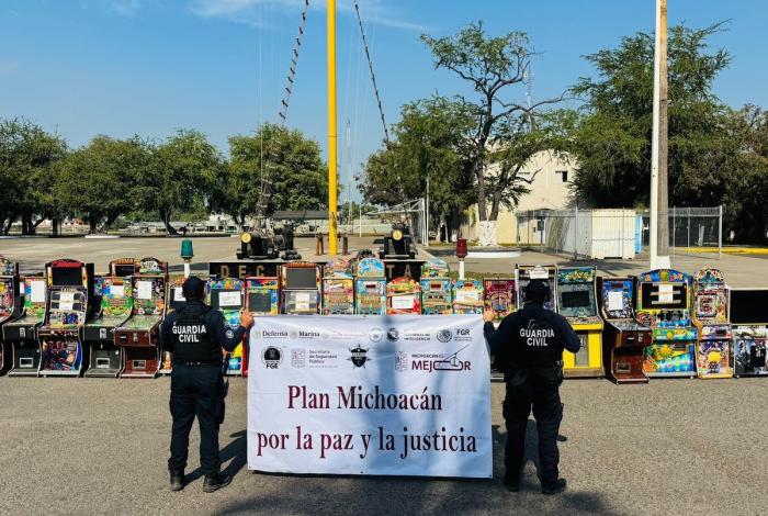 En operativo interinstitucional aseguran 98 máquinas tragamonedas en Lázaro Cárdenas