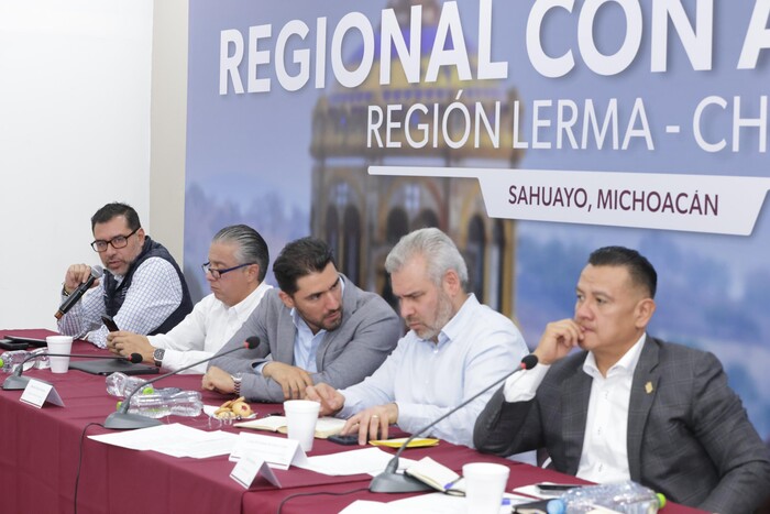 En región Lerma-Chapala se ejecutaron 61 obras de infraestructura este año: Bedolla