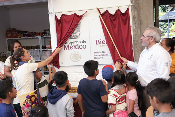 En San Ángel Zurumucapio, comunidad con autogobierno, arranca primera Tienda Bienestar nacional