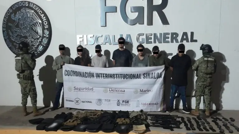 En Sinaloa 18 personas son detenidas con sustancias químicas y armamentos por fuerzas federales