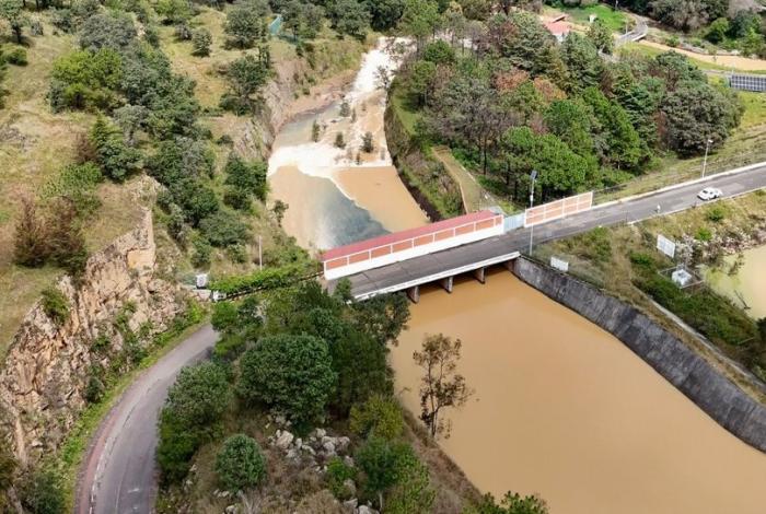 En un mes, posible desfogue a presa de Cointzio: Bedolla