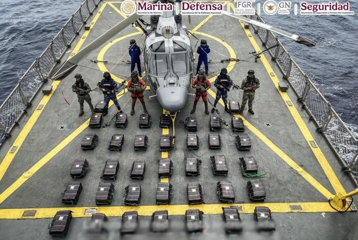 EN UN OPERATIVO EN LA MAR, SE ASEGURÓ MÁS DE UNA TONELADA DE COCAÍNA FRENTE A LAS COSTAS DE GUERRERO