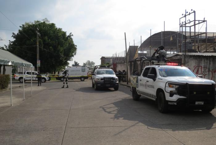 En Uruapan, le quitan la vida a un hombre dentro de una camioneta